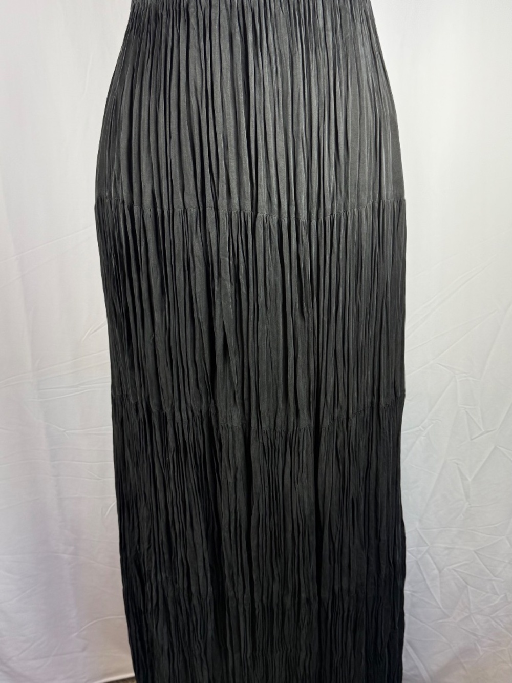 Longhorn by Niver Western Wear black broomstick crinkle silk maxi skirt, Large - Picture 6 of 9